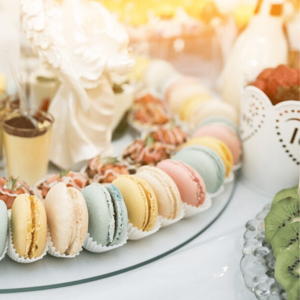 Macarons et pâtisseries de traiteur